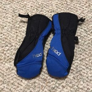 Black and blue winter gloves